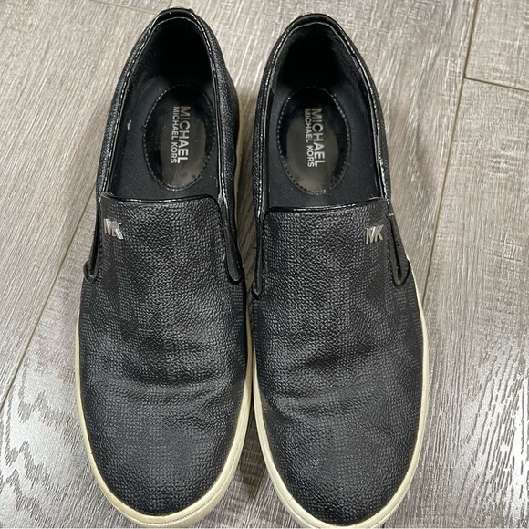 Michael kors slip on shoes size 5.5 black - Picture 1 of 9